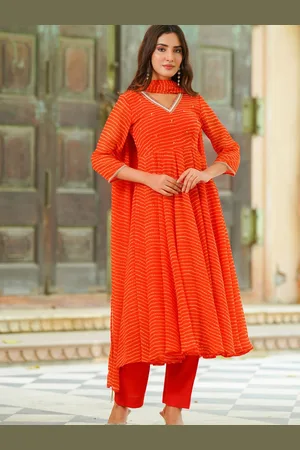 Ambraee Leheriya Printed Regular Sequinned Kurta with Trousers & With Dupatta