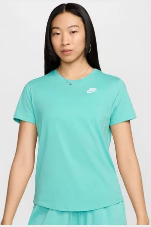 Nike Sportswear Club Essentials Women