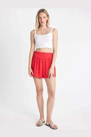 DeFacto Women Solid Mid-Rise Regular Fit Above Knee Regular Shorts
