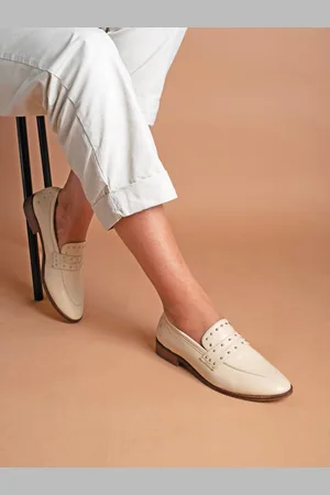 CAÏ Women Round Toe Penny Loafer With Rivets