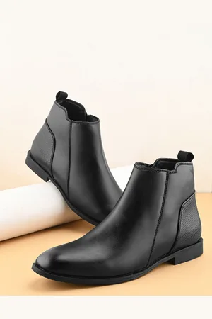 Roadster The Lifestyle Co. Men Solid Zipper Chelsea Boots
