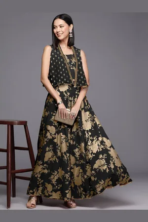 Ahalyaa Women Floral Printed Top With Lehenga & Shrug