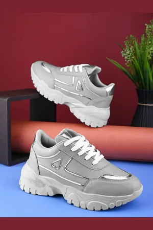 WOAKERS Women Round Toe Sneakers