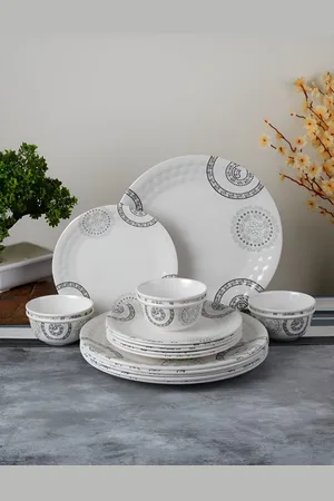 Aura White & Black 18 Pieces Geometric Printed Glossy Dinner Set