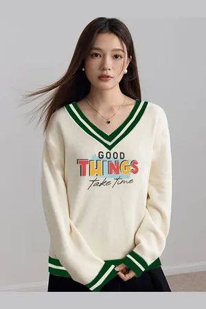 clafoutis Women Printed V-Neck Polyester Oversized Tshirt