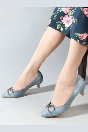 Mast & Harbour Women Embellished Kitten Pumps