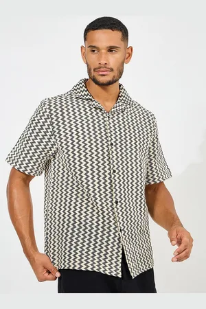 Styli Men Jacquard Geo Pattern Relaxed Shirt