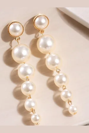 FÁBULA Pearls Drop Earrings