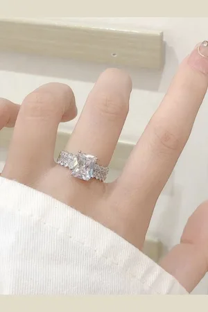 Salty Solitaire Paradise Artificial Stones Studded Adjustable Finger Ring