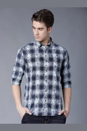 LocoMotive Men Navy Blue & White Slim Fit Checked Casual Shirt