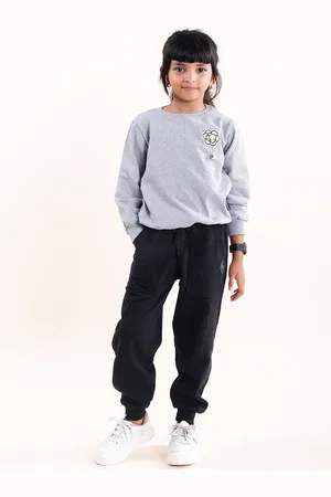 KiddoPanti Self Design Girls Applique-Detail Sweatshirt & Joggers
