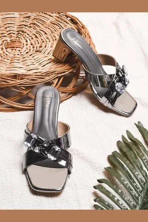 JM Looks Women Embellished Block Sandals