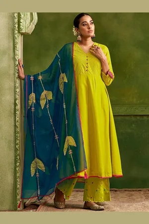 DRESOUL Women Floral Embroidered Regular Kurta with Palazzos & With Dupatta