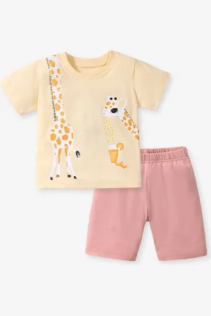 Stylecast Girls Peach Coloured & Orange Printed Cotton T-shirt With Shorts