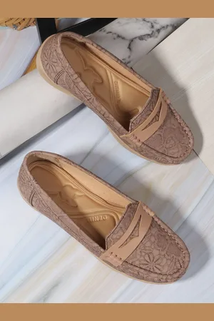 Denill Women Printed Lightweight Loafers