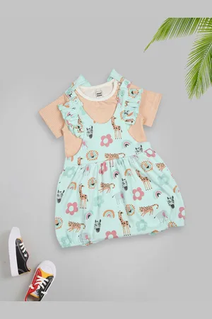 MeeMee Girls Printed Cotton Dungaree With Tshirt