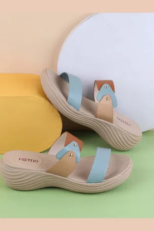 Metro Women Wedge Sandals