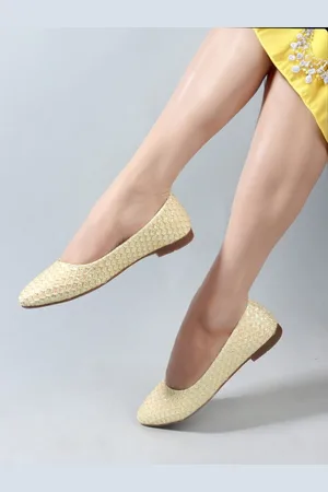 DressBerry Women Pointed Toe Ballerinas