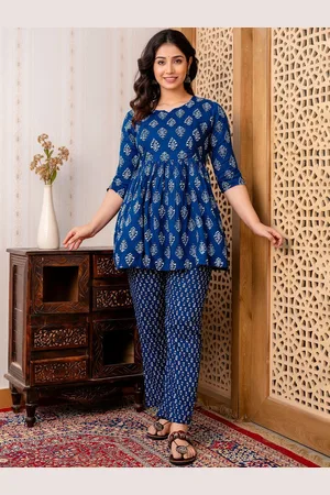 Celebravo Women Floral Printed Regular Kurta with Pyjamas