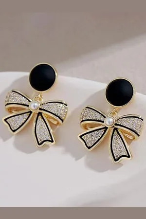 CareDone Contemporary Studs Earrings