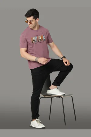 STELLERS Men Typography V-Neck Pockets T-shirt