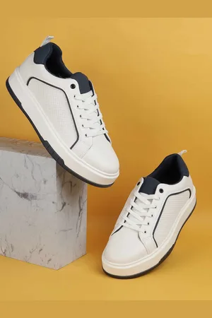 Metro Men Lace-Up Sneakers
