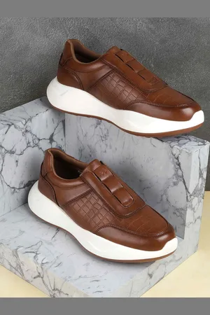 Metro Men Textured Round Toe Sneakers