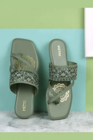 Metro Women Embroidered One Toe Flats