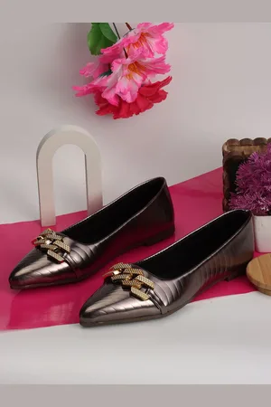 DressBerry Women Embellished Ballerinas