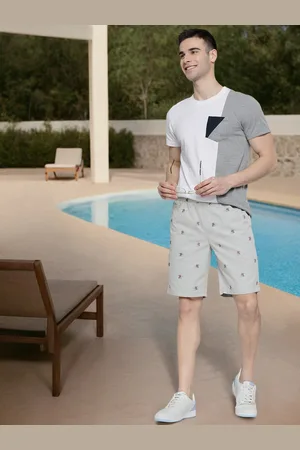 Mast & Harbour Men Grey & Navy Blue Pure Cotton Yacht Print Regular Fit Shorts