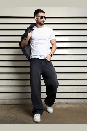 High Star Men Relaxed Fit Mid-Rise Jeans