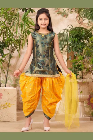 Aarika Girls Floral Printed Regular Kurti with Dhoti Pants & With Dupatta