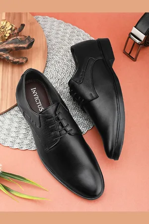 Invictus Men Textured Formal Derbys