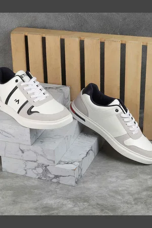 Metro Men Colourblocked Lace up Sneakers
