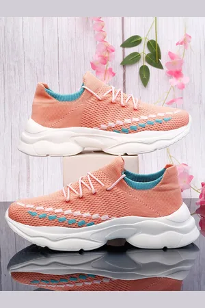 Kraasa Women Textured Lace Up Sneakers