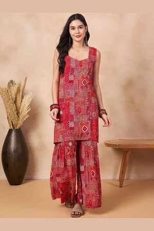 InWeave Women Printed Regular Kurta with Sharara