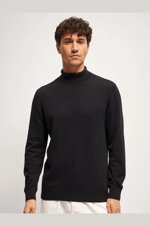 The Bear House Men Solid Regular Fit Turtle Neck T Shirt