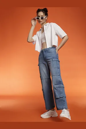 Belliskey Women Relaxed Fit High-Rise Clean Look Light Fade Cargo Jeans