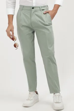 Calvin Klein Men Tapered Fit Mid-Rise Pleated Trousers