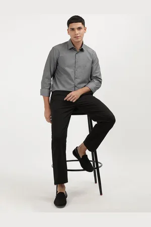 Calvin Klein Men Spread Collar Solid Cotton Slim Fit Casual Shirt