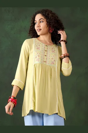 Sangria Women Floral Embroidered Round Neck Top