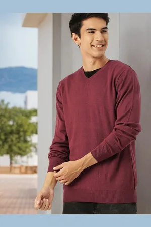 Mast & Harbour Men Solid V-Neck Pullover
