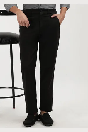 Calvin Klein Men Straight Fit Mid-Rise Chinos Trousers