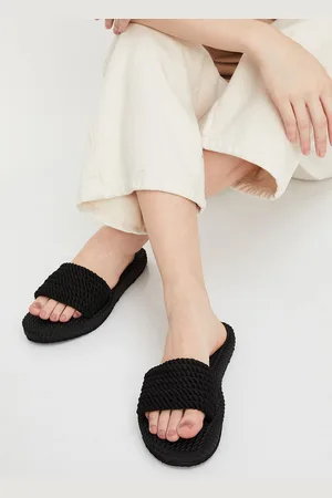 Max Collection Women Self Design Sliders