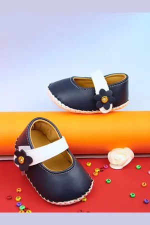 Neska Moda Girls Booties with Velcro