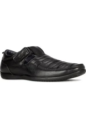 Bata Men Textured Shoe-Style Sandals