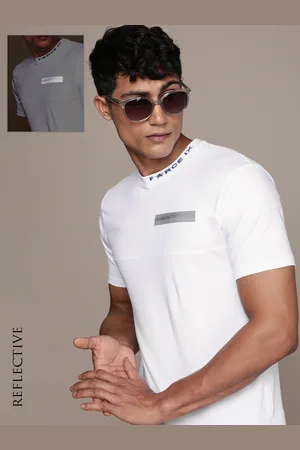 FORCE IX Men T-shirt With Reflective Stripe Detail