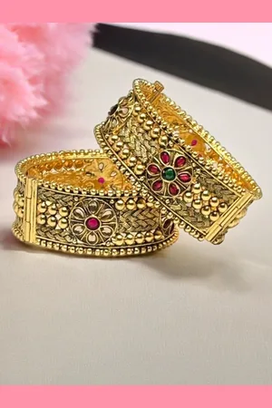 The Pari Set Of 2 Gold Plated Stone Studded Bangles