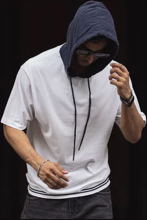 Powerlook Men Solid Hooded Drop-Shoulder Sleeves Pure Cotton Oversized T-shirt