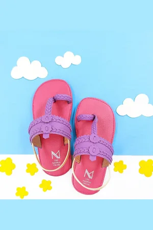 THE MADRAS TRUNK Kids Backstrap One Toe Kolhapuri Flats
